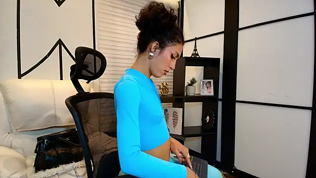 allicemackenzie online show from 7, 3, 2025