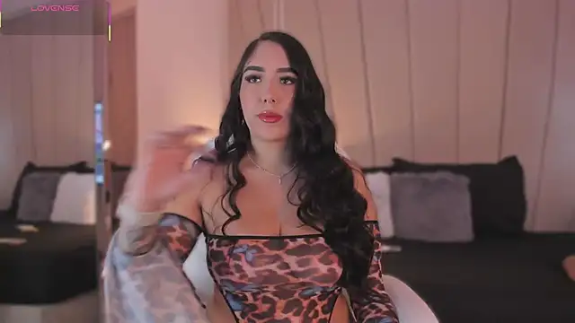 Nikki vega online show from 6, 3, 2025