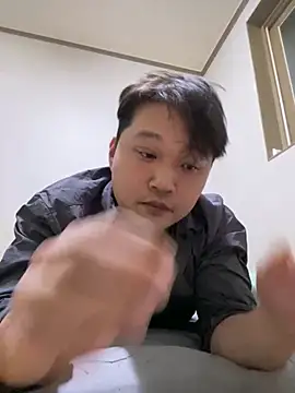 Snapshot of offwhite777 chatting on 24, 2, 2025 offwhite777 online show from 24, 2, 2025