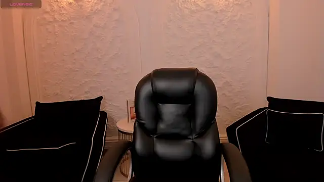 Snapshot of BeccaBaxter chatting on 10, 5, 2026 BeccaBaxter online show from 10, 5, 2026
