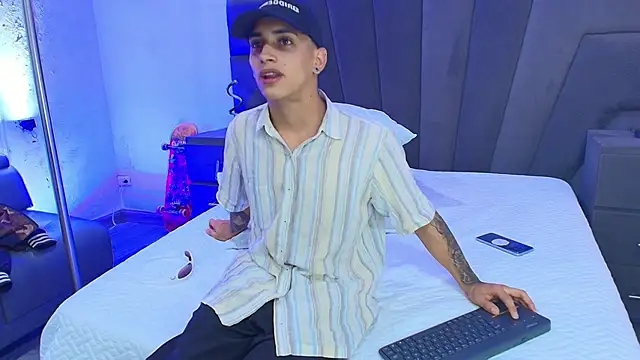 JhoanLeandro online show from 13, 2, 2025