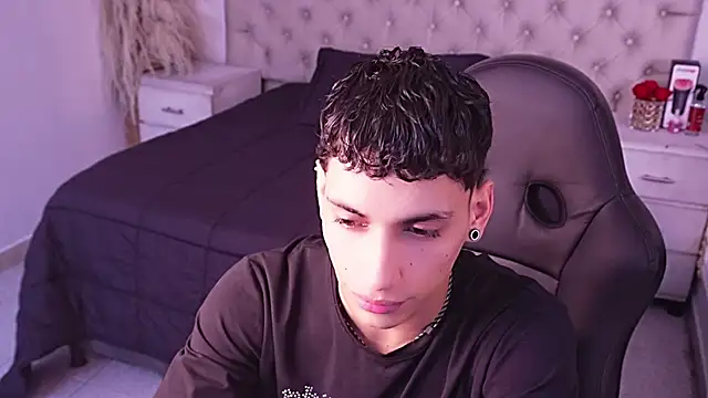 Snapshot of JhoanLeandro chatting on 24, 4, 2026 JhoanLeandro online show from 24, 4, 2026