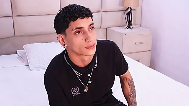 Snapshot of JhoanLeandro chatting on 10, 5, 2026 JhoanLeandro online show from 10, 5, 2026