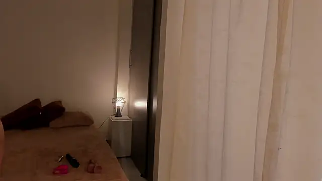 Snapshot of leahaltomm chatting on 17, 3, 2025 leahaltomm online show from 17, 3, 2025