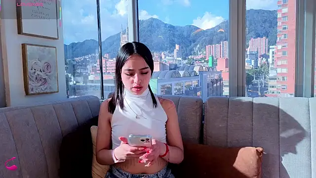 Daphne chers online show from 13, 12, 2025