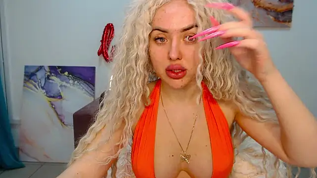 Snapshot of MissisCaty chatting on 8, 2, 2025 MissisCaty online show from 8, 2, 2025