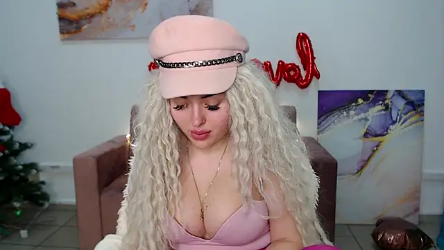 Snapshot of MissisCaty chatting on 22, 2, 2025 MissisCaty online show from 22, 2, 2025