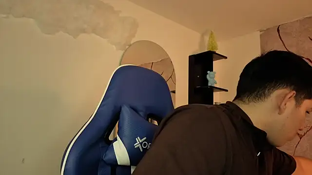 Snapshot of JamesCr_ chatting on 15, 5, 2026 JamesCr online show from 15, 5, 2026