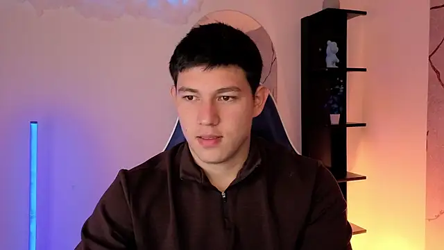 Snapshot of JamesCr_ chatting on 25, 5, 2026 JamesCr online show from 25, 5, 2026