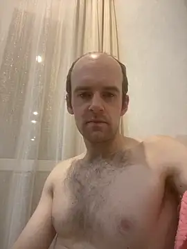 LynnAhNight online show from 28, 10, 2025