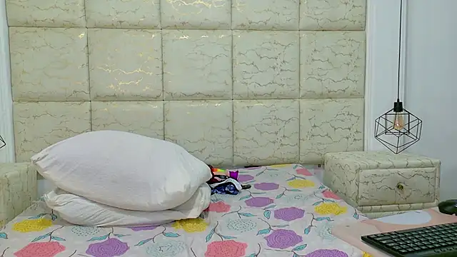 ThaliaANDNicholas online show from 26, 2, 2025