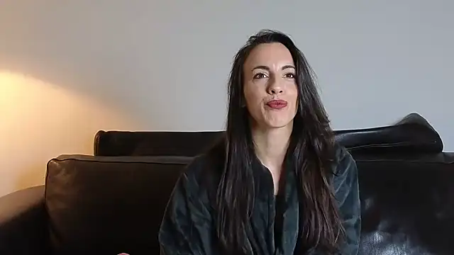 Lenaelle31000 online show from 9, 2, 2026