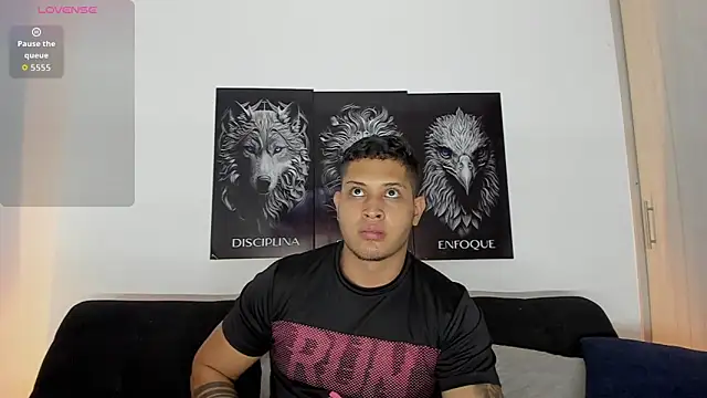 Snapshot of JohanSmith chatting on 2, 10, 2025 JohanSmith online show from 2, 10, 2025