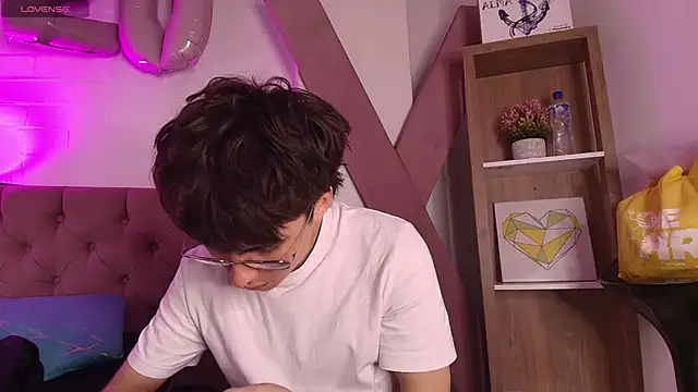 PepperTwink online show from 15, 12, 2025