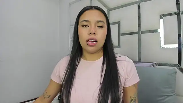 Snapshot of ZoeWan69 chatting on 19, 3, 2026 ZoeWan69 online show from 19, 3, 2026