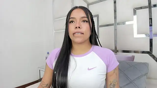 Snapshot of ZoeWan69 chatting on 29, 3, 2026 ZoeWan69 online show from 29, 3, 2026