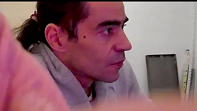 ReyDeBotones online show from 8, 3, 2026