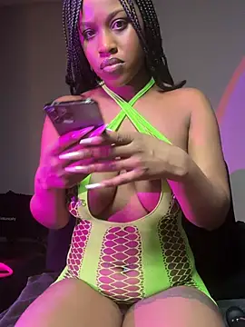 Snapshot of IndigoMystique chatting on 4, 5, 2026 IndigoMystique online show from 4, 5, 2026