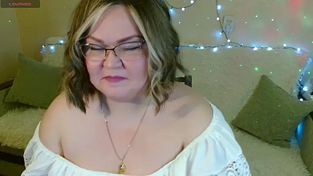 Vivien  wet online show from 5, 2, 2025