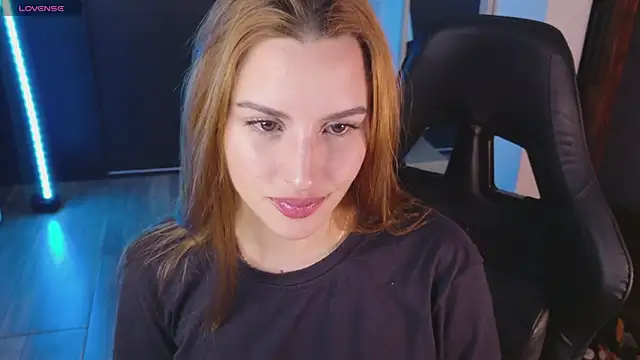 Snapshot of yourdream_6 chatting on 23, 10, 2025 yourdream 6 online show from 23, 10, 2025