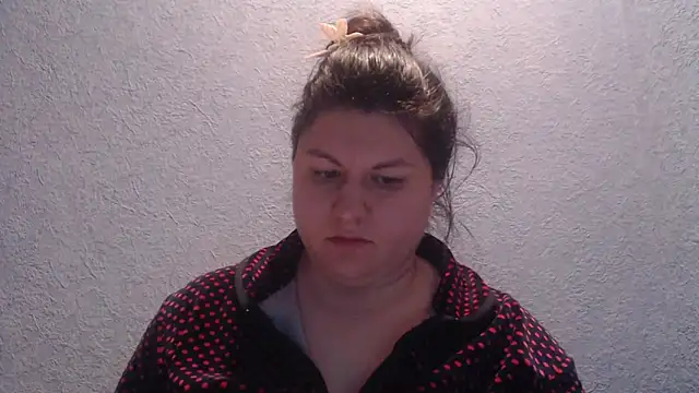 KiraSwee online show from 4, 12, 2025