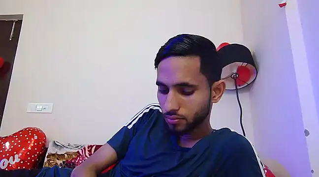 Queen Couple online show from 18, 2, 2025