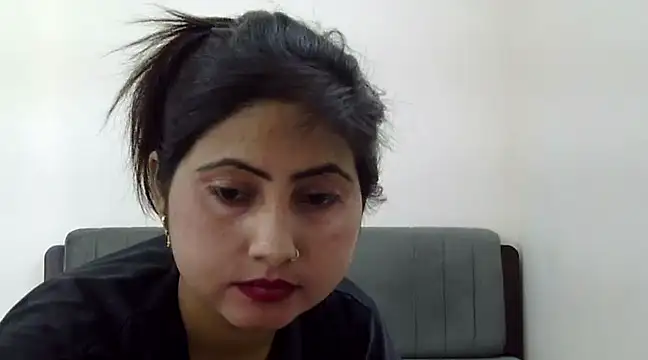 Queen Couple online show from 23, 2, 2025