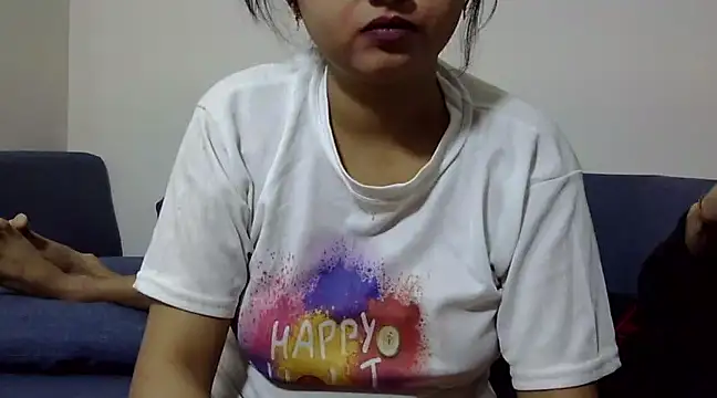 Queen Couple online show from 6, 3, 2025