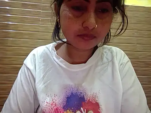 Queen Couple online show from 9, 3, 2025