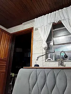 Mineirinho043 online show from 28, 2, 2025