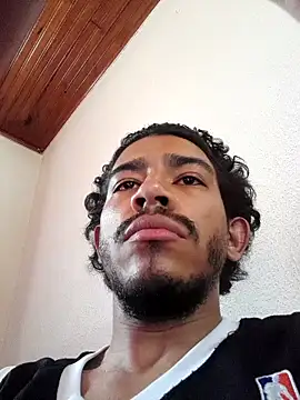 Mineirinho043 online show from 6, 10, 2025