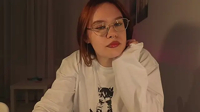 Snapshot of Mia_Luw chatting on 17, 7, 2026 Mia Luw online show from 17, 7, 2026