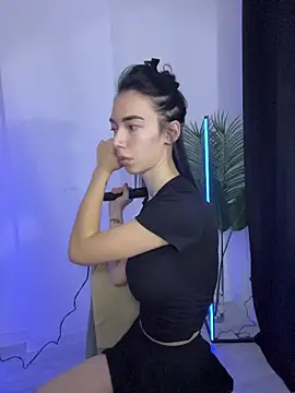 Celine Roxelle online show from 23, 10, 2025