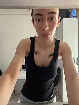 Snapshot of Celine_Roxelle chatting on 21, 4, 2026 Celine Roxelle online show from 21, 4, 2026
