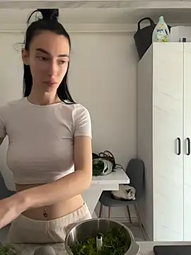 Snapshot of Celine_Roxelle chatting on 20, 5, 2026 Celine Roxelle online show from 20, 5, 2026