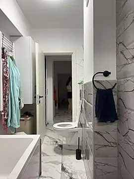 Snapshot of Celine_Roxelle chatting on 27, 5, 2026 Celine Roxelle online show from 27, 5, 2026