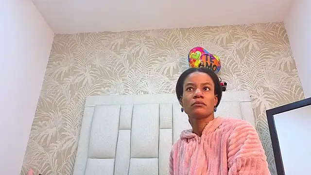 dafnnelewis online show from 5, 2, 2026