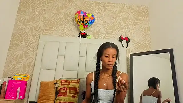 Snapshot of dafnnelewis chatting on 22, 4, 2026 dafnnelewis online show from 22, 4, 2026