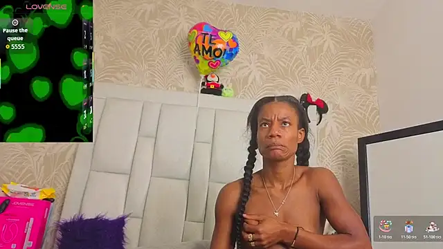 Snapshot of dafnnelewis chatting on 12, 5, 2026 dafnnelewis online show from 12, 5, 2026