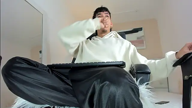 ISAAC CRYSTON online show from 22, 12, 2025