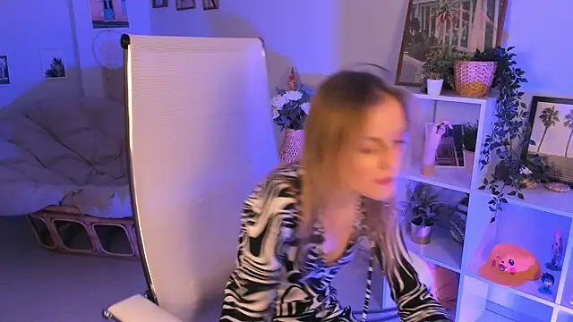 KiraMontoya online show from 23, 3, 2025