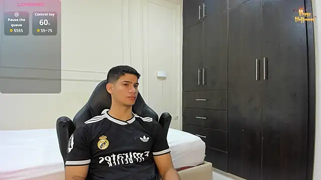 Snapshot of ANDRES_STUD chatting on 13, 4, 2026 ANDRES STUD online show from 13, 4, 2026