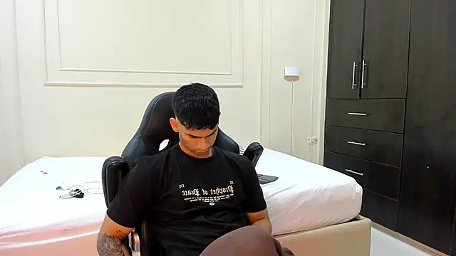 Snapshot of ANDRES_STUD chatting on 16, 4, 2026 ANDRES STUD online show from 16, 4, 2026