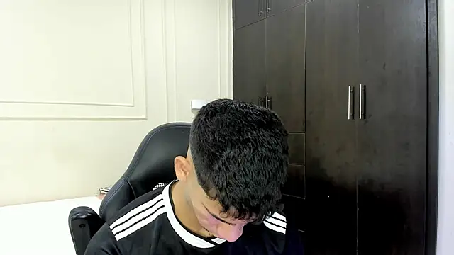 Snapshot of ANDRES_STUD chatting on 7, 5, 2026 ANDRES STUD online show from 7, 5, 2026