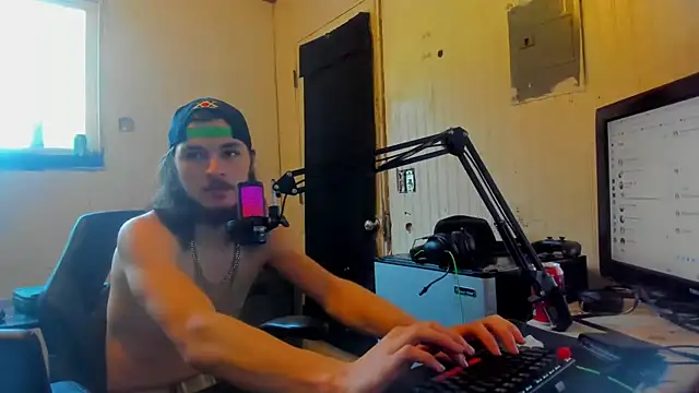 Snapshot of nuttyking2022 chatting on 4, 2, 2025 nuttyking2022 online show from 4, 2, 2025