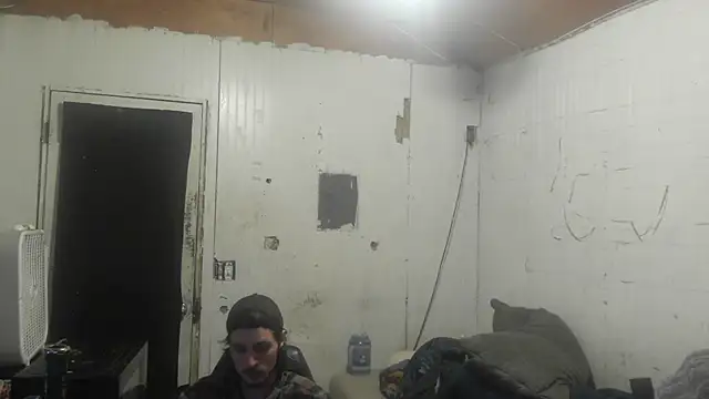 Snapshot of nuttyking2022 chatting on 13, 10, 2025 nuttyking2022 online show from 13, 10, 2025