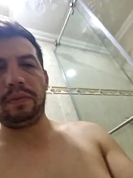 Snapshot of reyarturs13 chatting on 16, 2, 2025 reyarturs13 online show from 16, 2, 2025