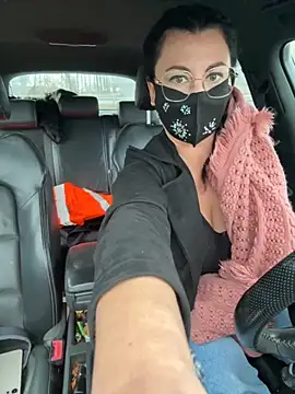 Loveblackzilla online show from 1, 12, 2025