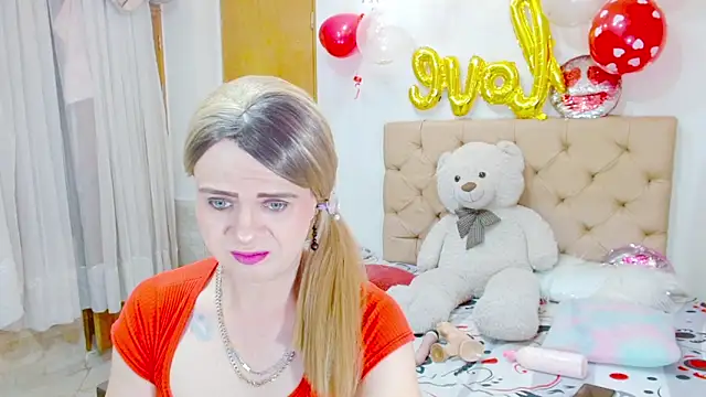 Snapshot of Dolldirtyxxx chatting on 1, 3, 2026 Dolldirtyxxx online show from 1, 3, 2026