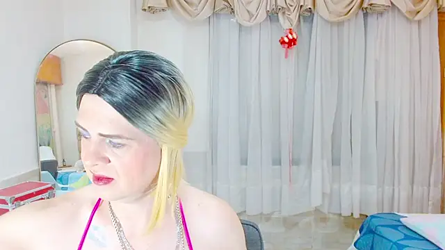 Snapshot of Dolldirtyxxx chatting on 5, 3, 2026 Dolldirtyxxx online show from 5, 3, 2026